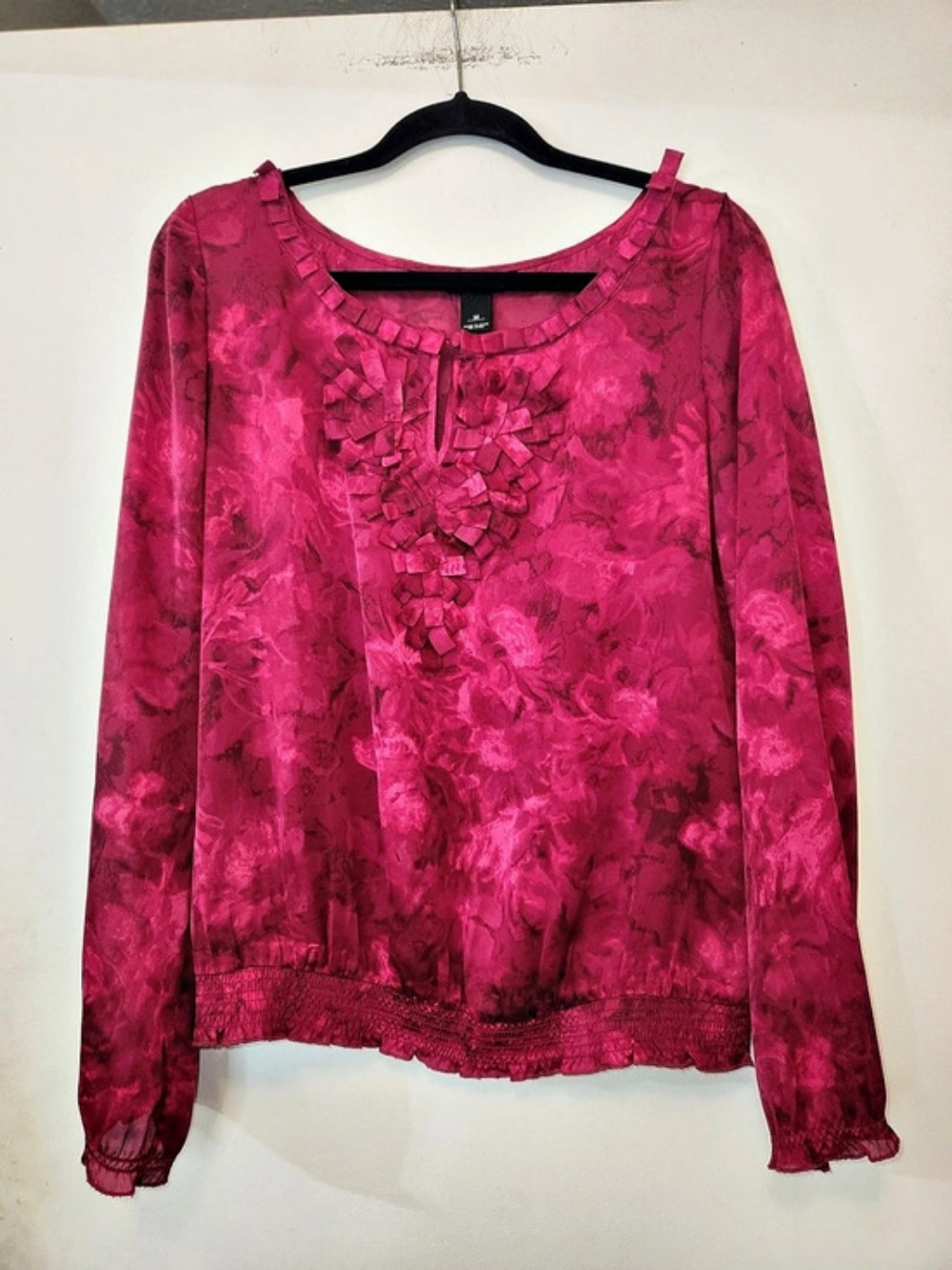 White House Black Market Floral Long Sleeve Blouse in Pink/Burgundy Size Medium